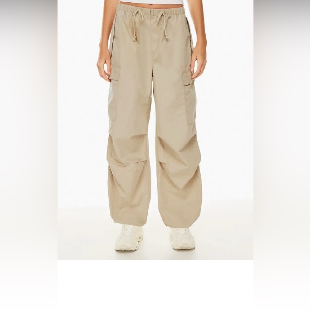 Aritzia TNA Squad Pocket Parachute Pant